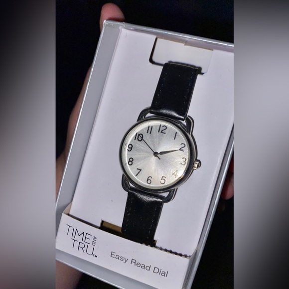 NEW - Time and Tru ‘Easy Read Dial’ Silver Tone Watch - Picture 9 of 13